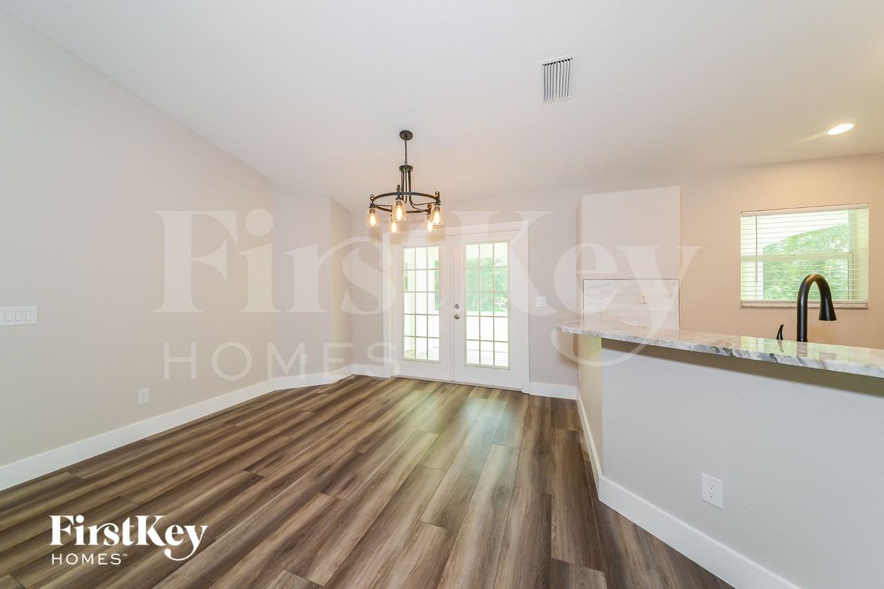 2670 Denicke St - Photo 4 of 16