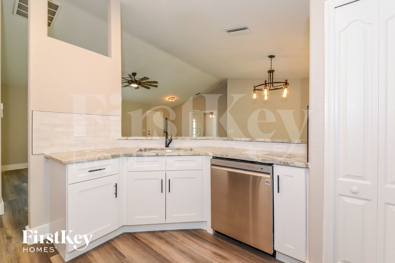 2670 Denicke St - Photo 6 of 16