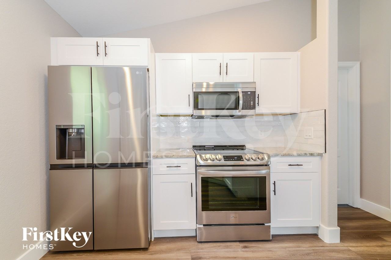 2670 Denicke St - Photo 7 of 16