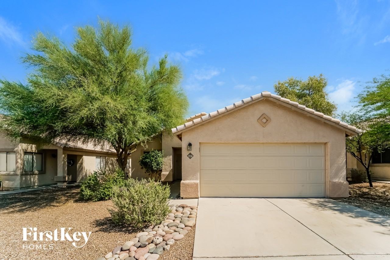 2530 W Cezanne Cir - Photo 2 of 15