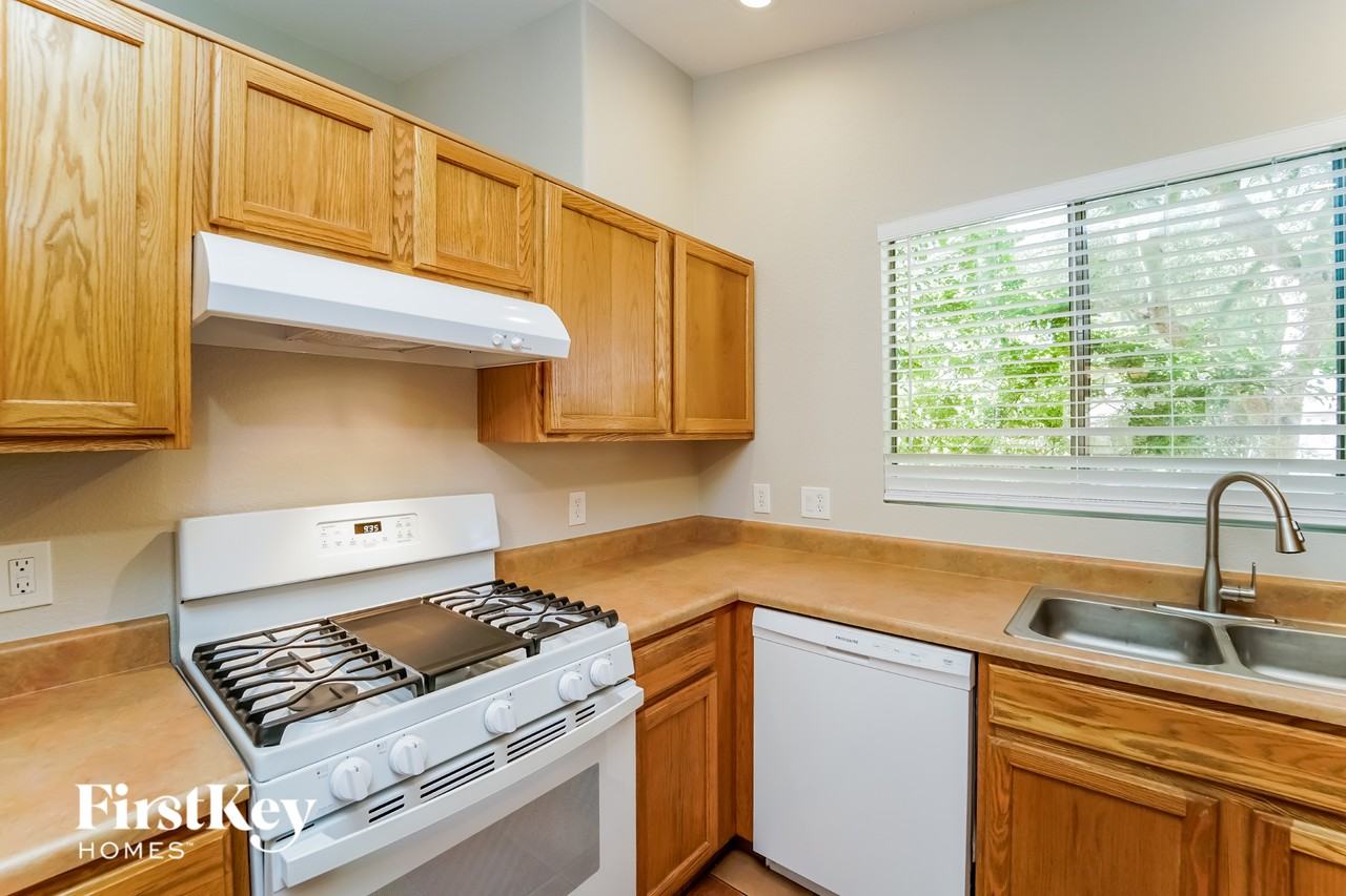 2530 W Cezanne Cir - Photo 6 of 15