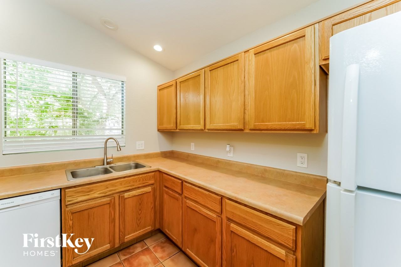 2530 W Cezanne Cir - Photo 7 of 15