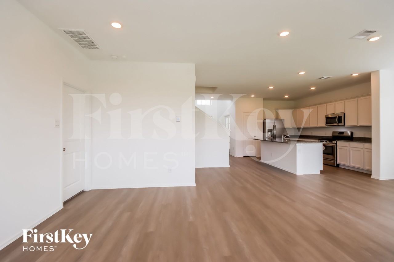 23709 Pagliano Ct - Photo 4 of 16