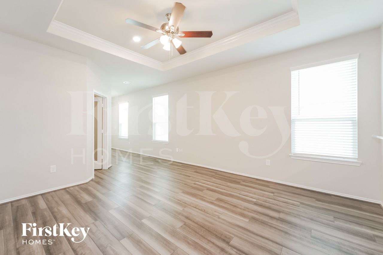 5831 Longhorn Run Ln - Photo 2 of 16