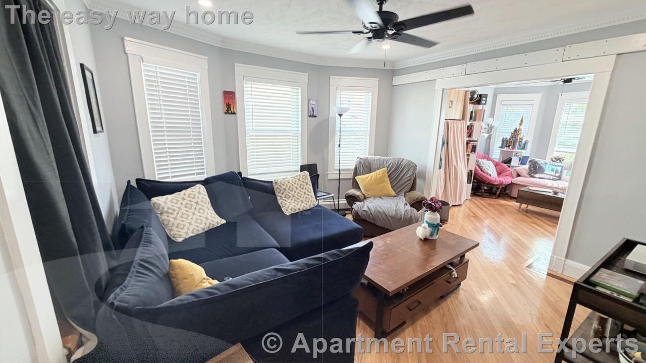 109 Perkins St #2F - Photo 3 of 10