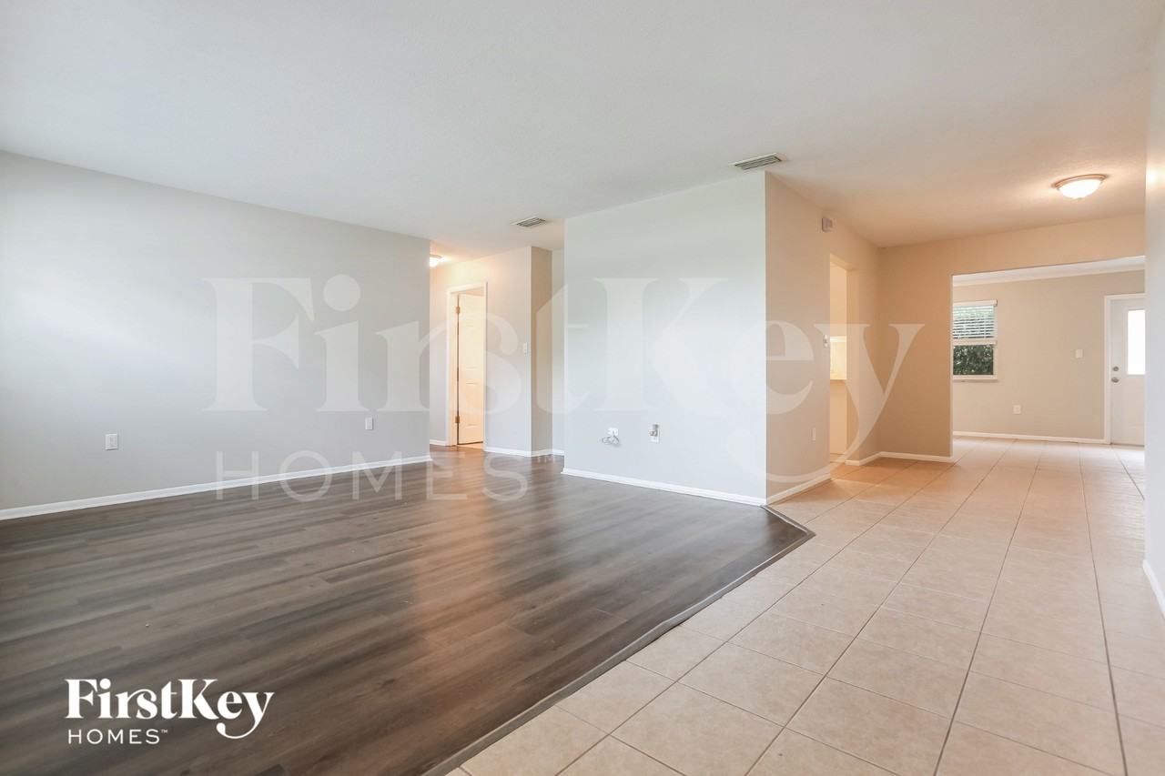 557 Mayview Ave Nw - Photo 2 of 16
