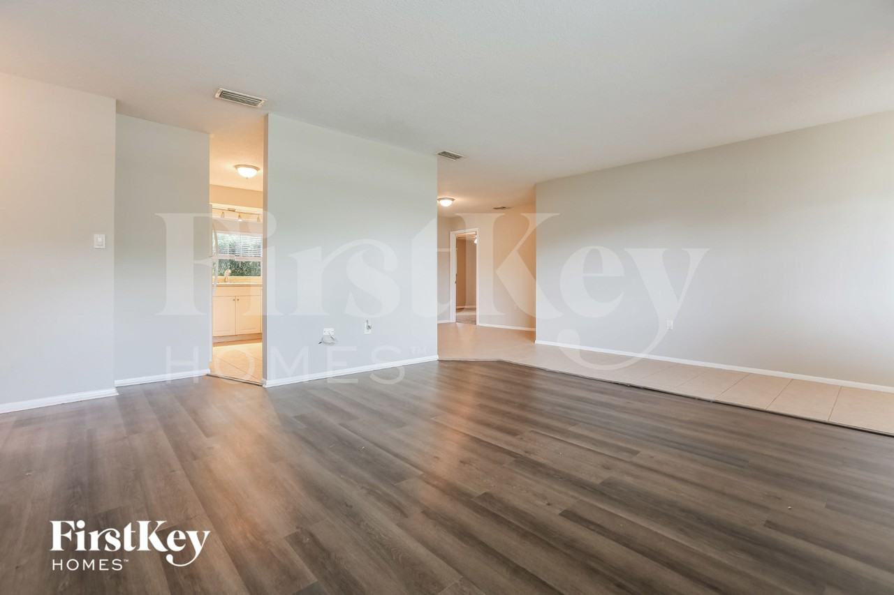 557 Mayview Ave Nw - Photo 3 of 16