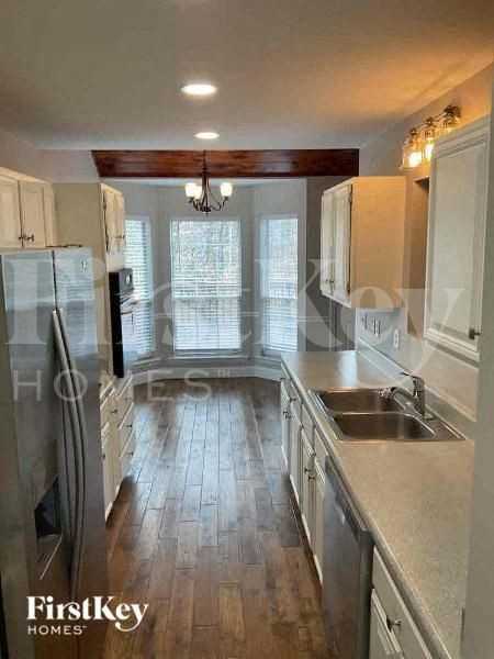7815 Pinetuck Ln - Photo 4 of 14