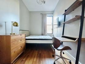 Private Bedroom in 7 Bedroom/3 Bathroom Home - Photo 1 of 1