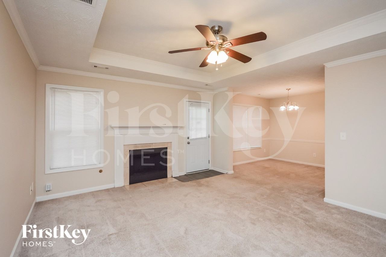 2641 Rolling Hills Way Se - Photo 2 of 15