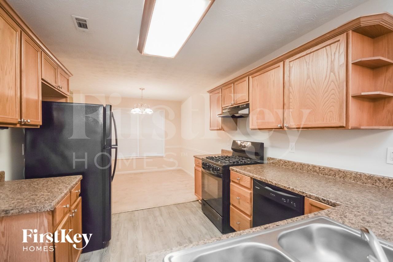 2641 Rolling Hills Way Se - Photo 6 of 15