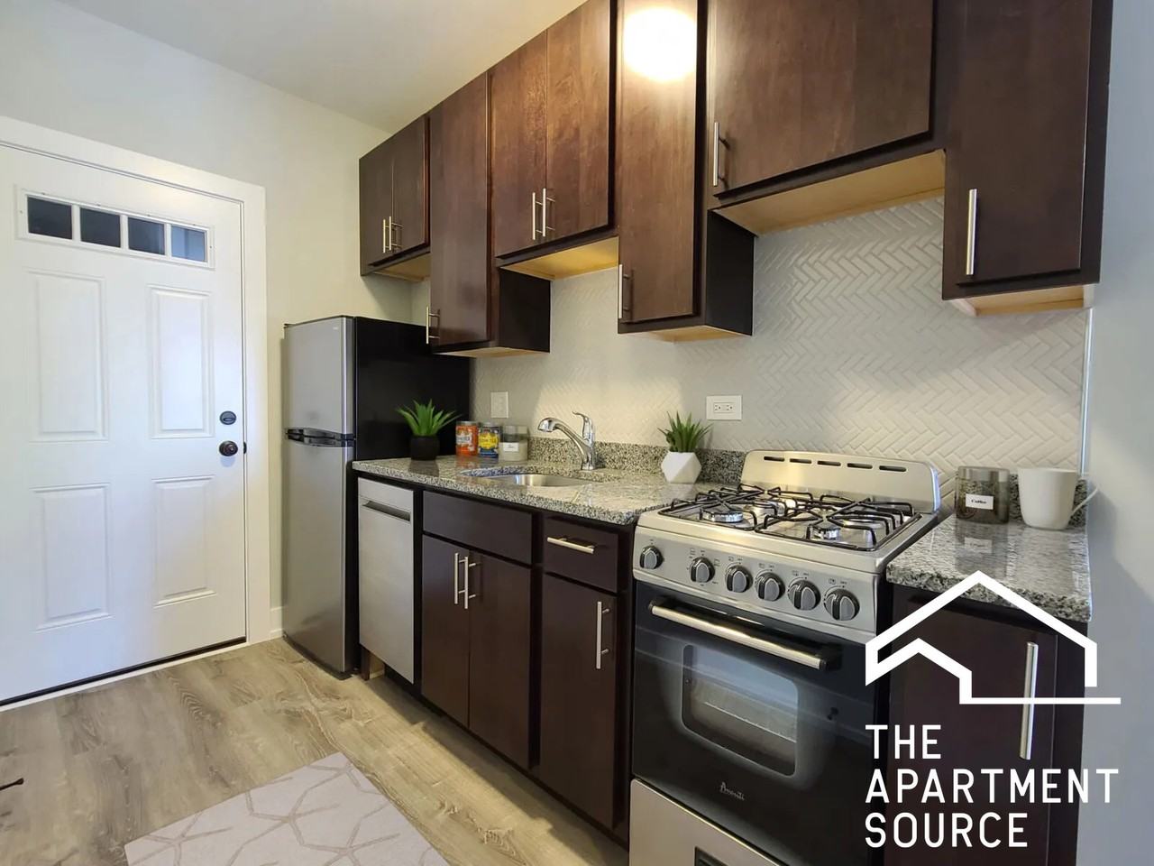 713 W Brompton Ave #59 - Photo 2 of 4