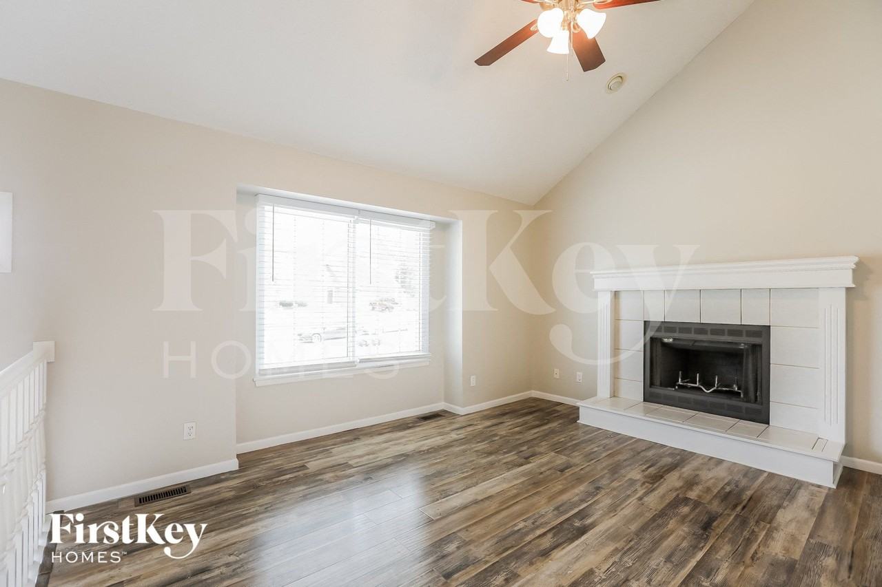 1603 Johnston Dr - Photo 3 of 15