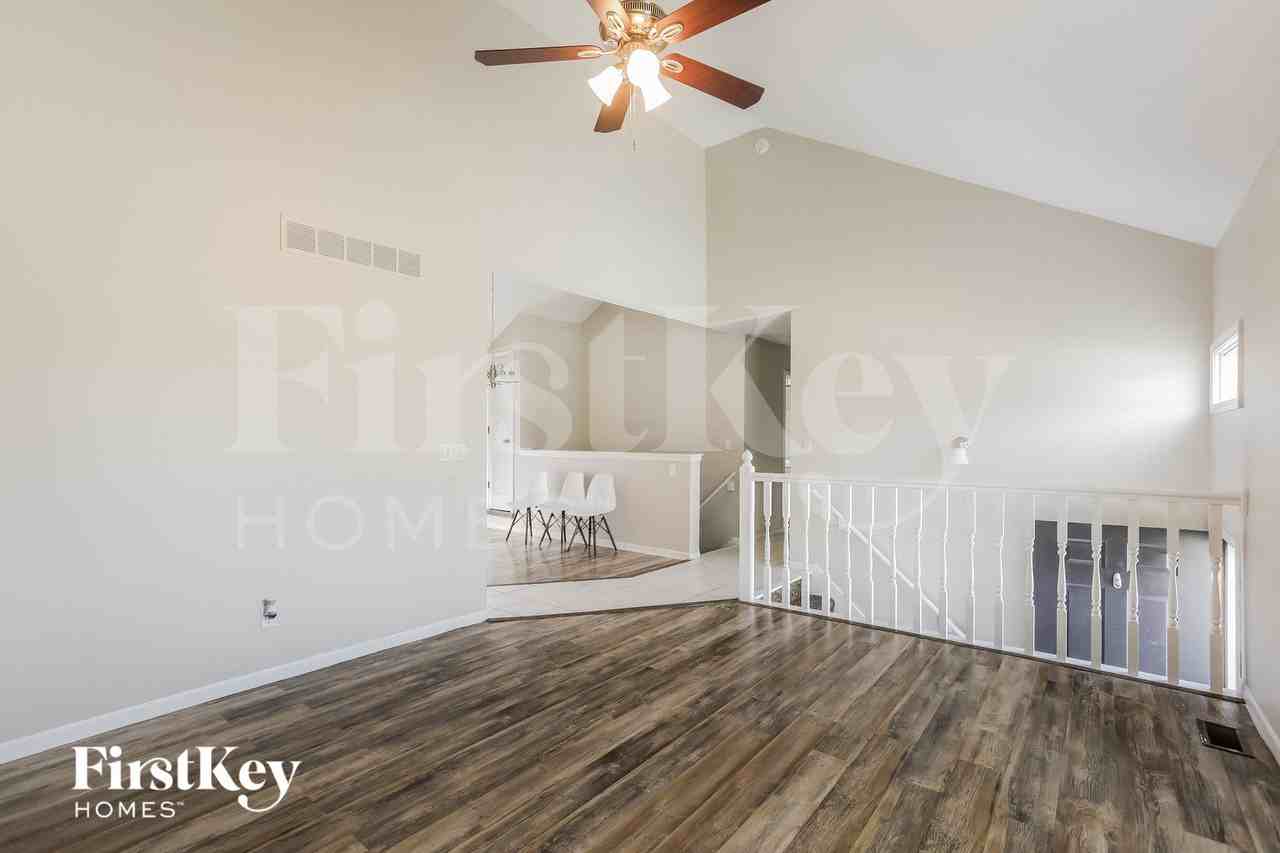 1603 Johnston Dr - Photo 4 of 15