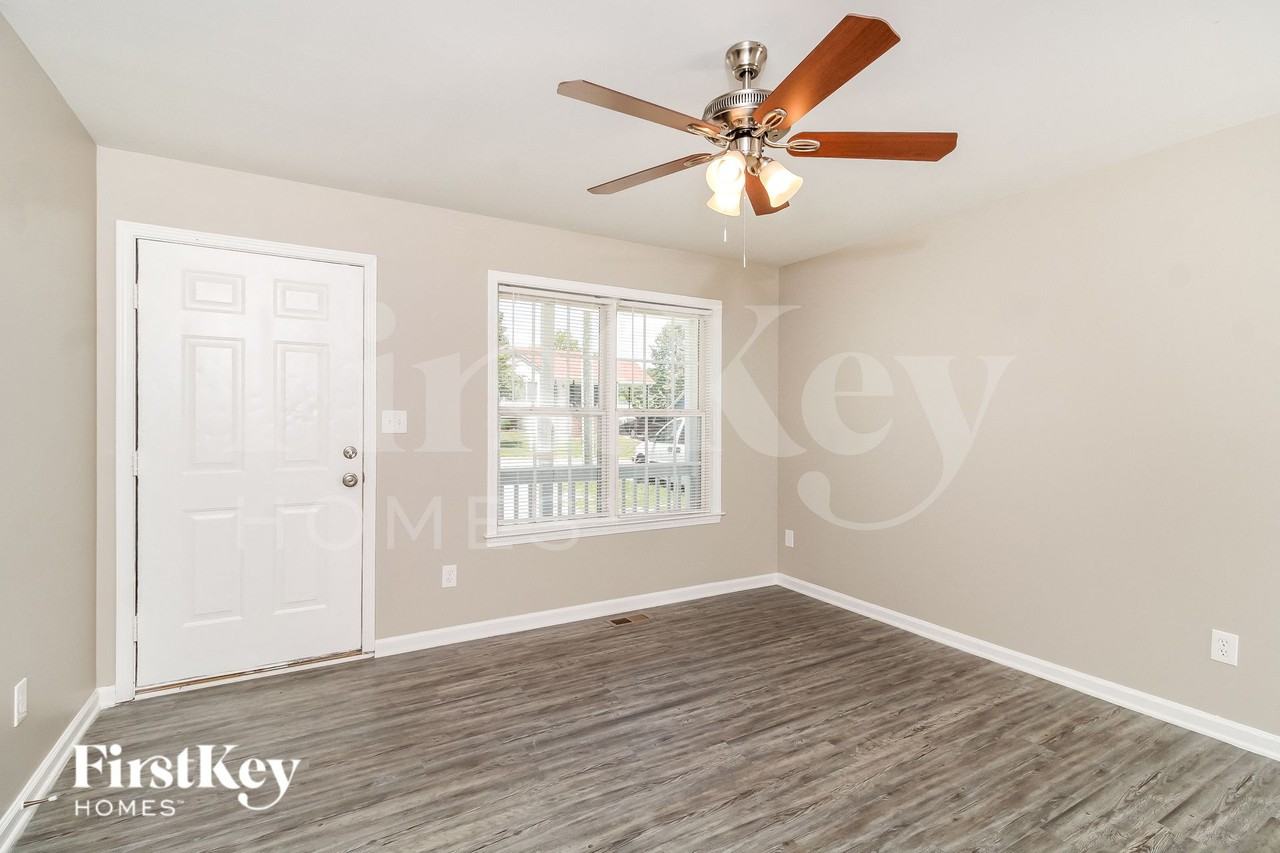 713 Garrett St - Photo 2 of 15