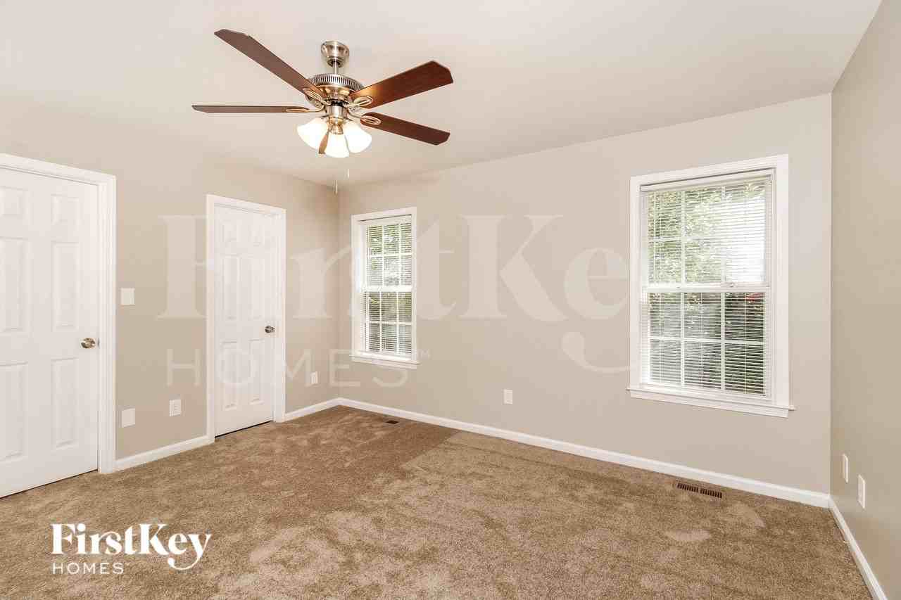 713 Garrett St - Photo 5 of 15