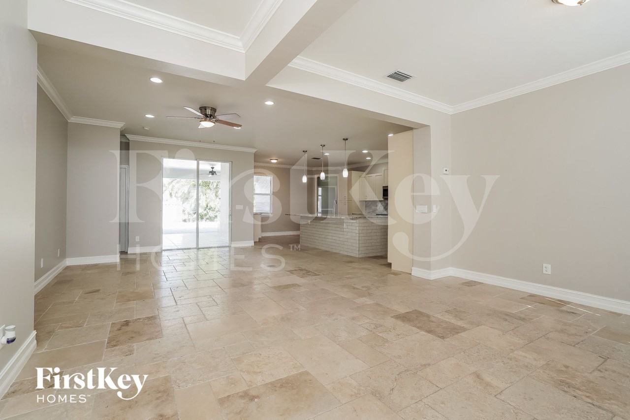 4116 Sw 16th Pl - Photo 2 of 15