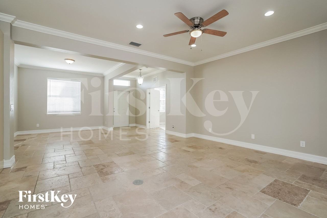 4116 Sw 16th Pl - Photo 3 of 15