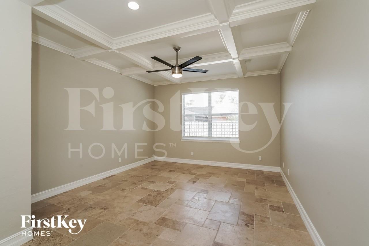 4116 Sw 16th Pl - Photo 7 of 15