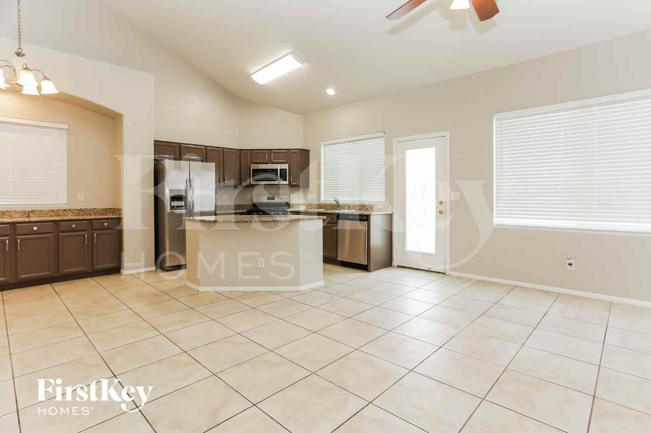 9512 Quitman Ave - Photo 2 of 15