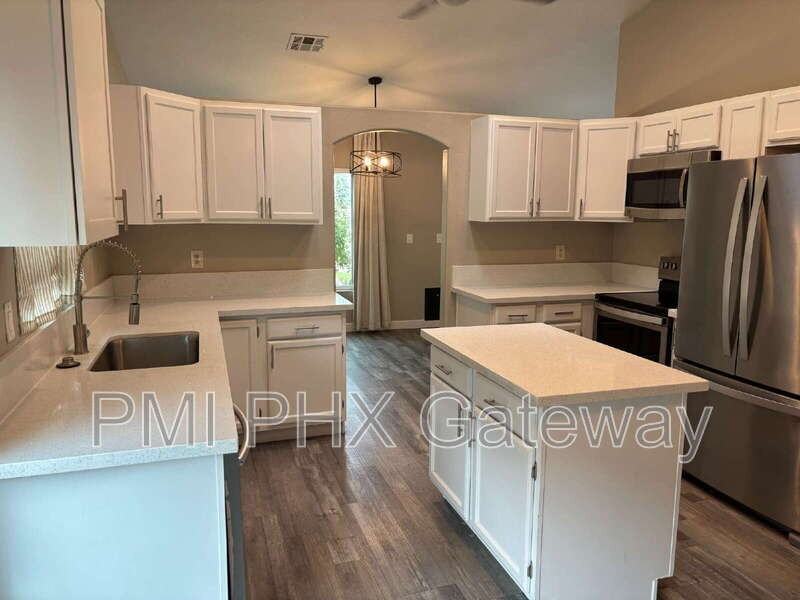 11435 S 46th St - Photo 3 of 14
