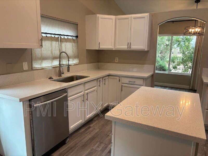 11435 S 46th St - Photo 4 of 14