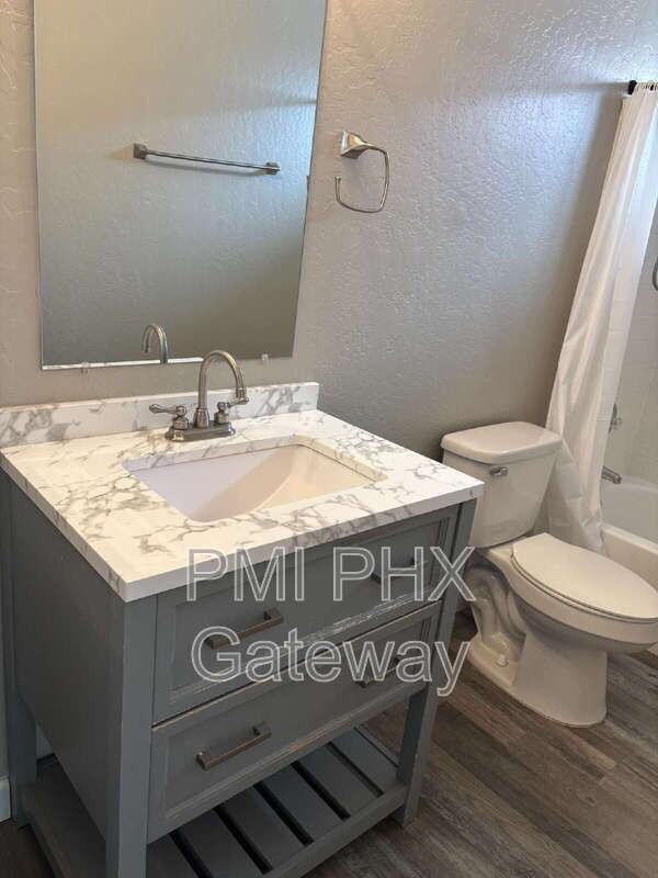11435 S 46th St - Photo 7 of 14