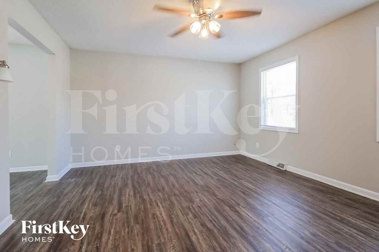 913 Ne 113th Ter - Photo 4 of 15