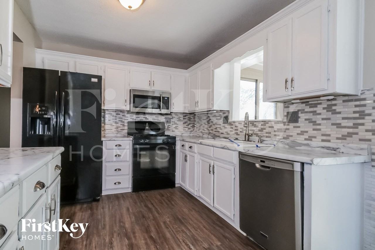 913 Ne 113th Ter - Photo 6 of 15