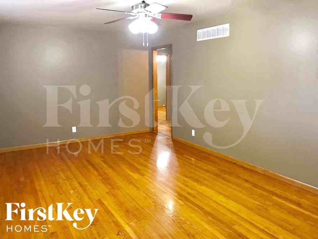 8951 E 83rd St - Photo 2 of 20
