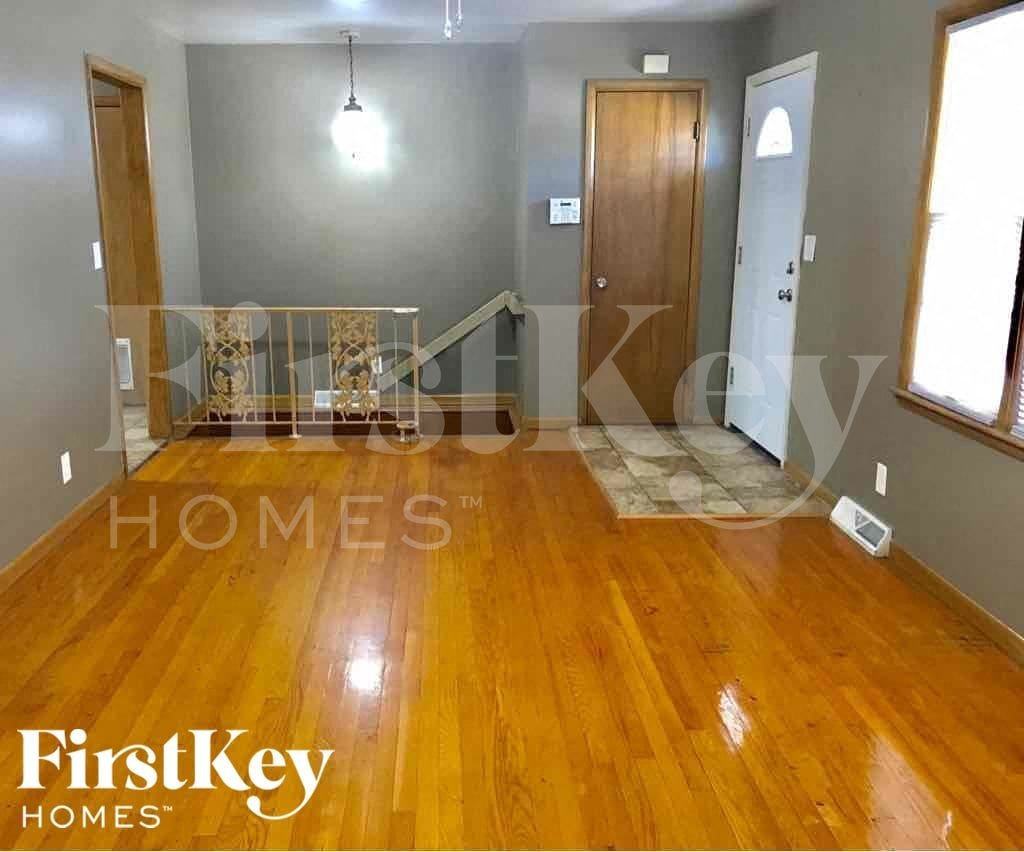 8951 E 83rd St - Photo 3 of 20