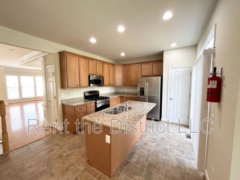 3247 Theodore R Hagans Dr Ne - Photo 2 of 29