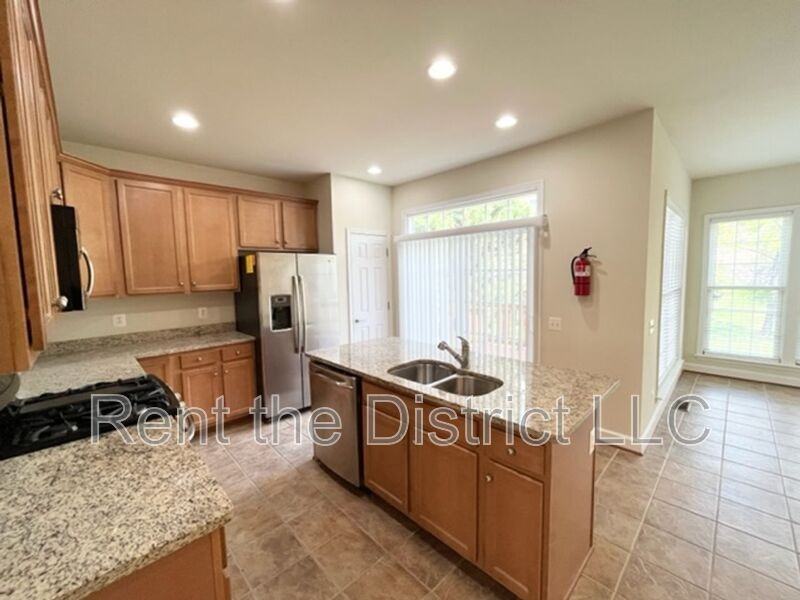 3247 Theodore R Hagans Dr Ne - Photo 4 of 29
