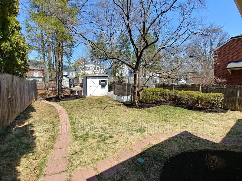 4839 Yuma St Nw - Photo 7 of 24