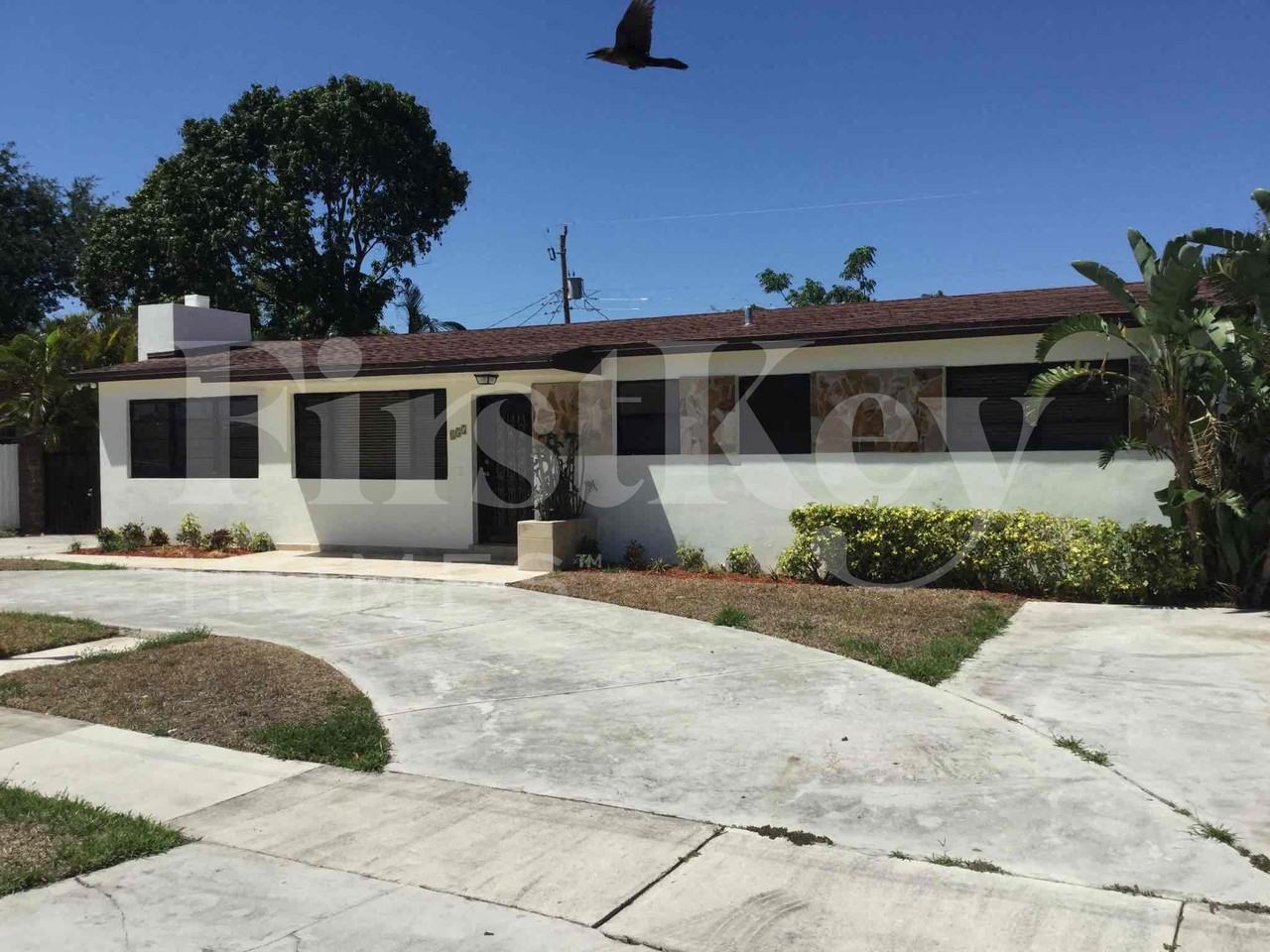 855 Wstreet - Photo 3 of 28
