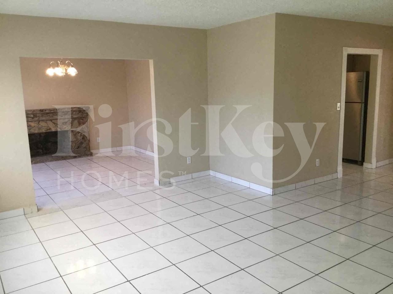855 Wstreet - Photo 4 of 28