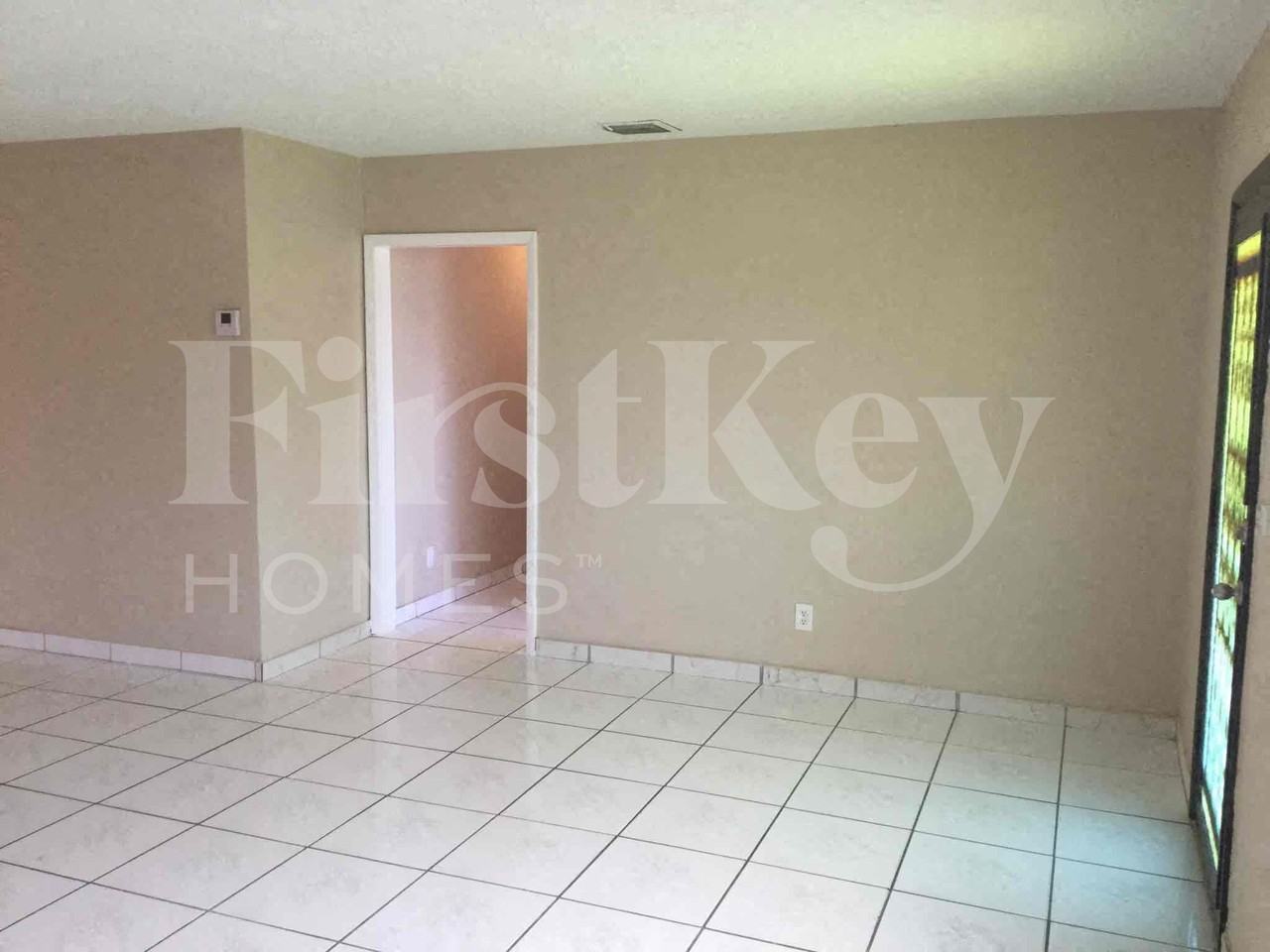 855 Wstreet - Photo 5 of 28