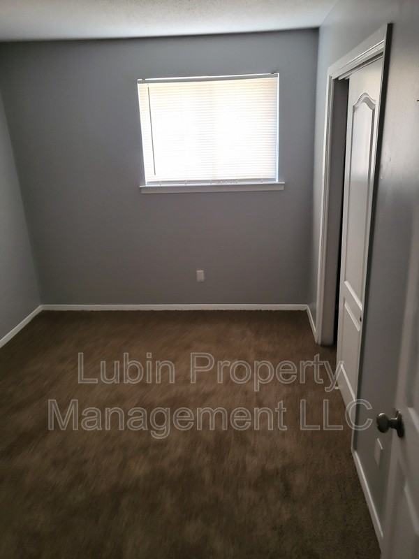 4423 Sumners Wells Rd - Photo 3 of 8