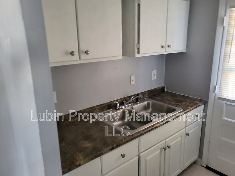 4423 Sumners Wells Rd - Photo 6 of 8