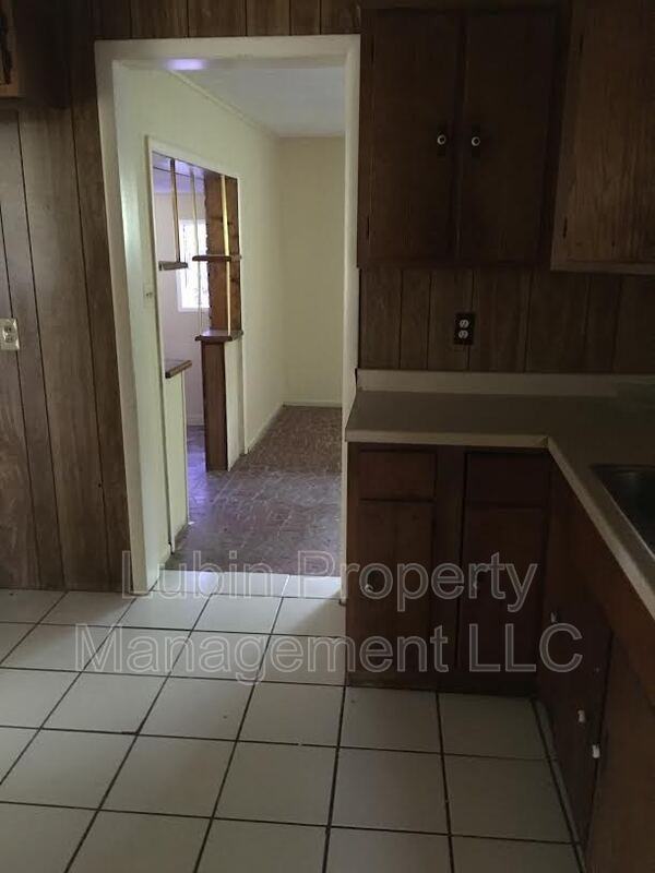 3266 Rochester Rd - Photo 3 of 5