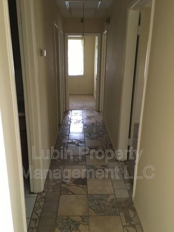 3266 Rochester Rd - Photo 4 of 5
