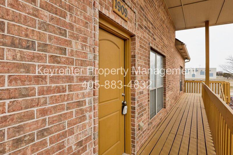 1911 Dover St #1911 - Photo 3 of 32