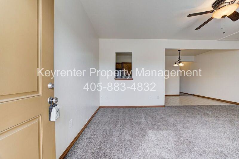 1911 Dover St #1911 - Photo 4 of 32