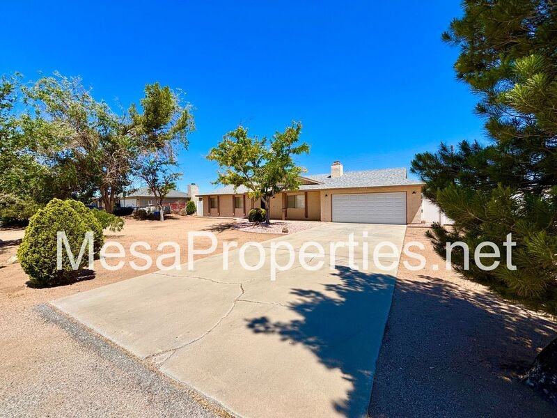 22854 Itasca Rd - Photo 2 of 32