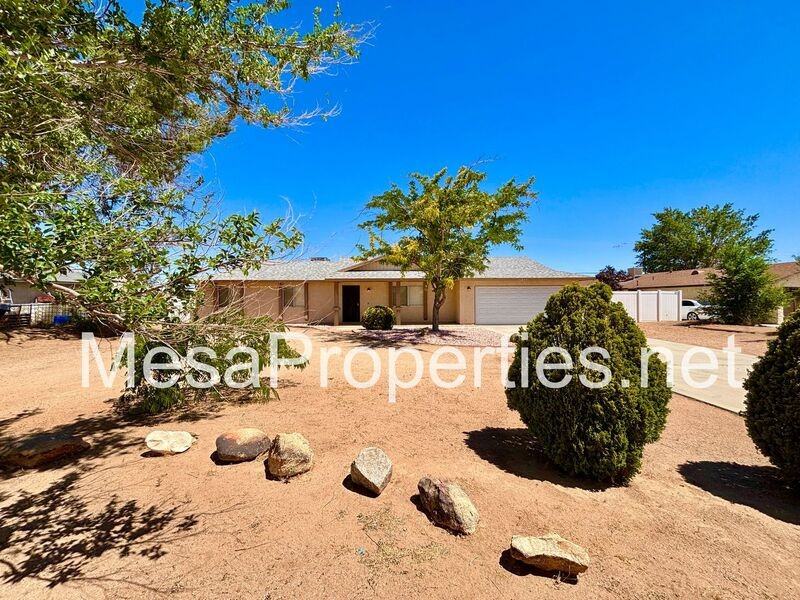 22854 Itasca Rd - Photo 4 of 32
