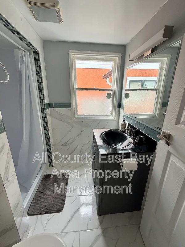 716 Gateview Ave #2 - Photo 6 of 13