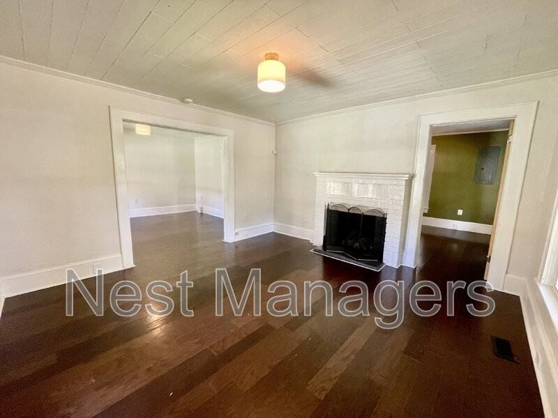 536 Pearl St - Photo 4 of 24