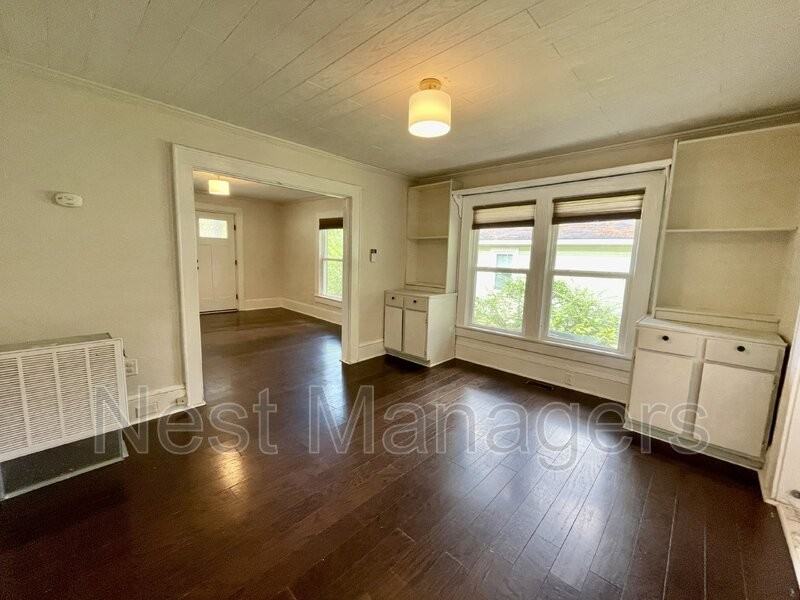 536 Pearl St - Photo 7 of 24