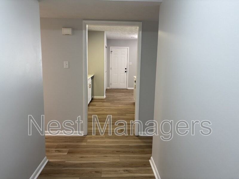7212 Reedy Creek Dr - Photo 3 of 17