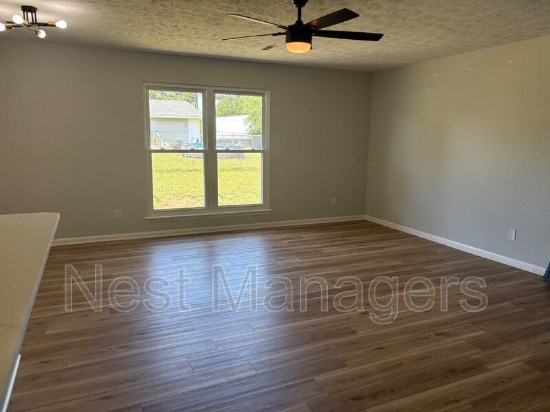 7212 Reedy Creek Dr - Photo 4 of 17